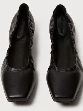 WeWoreWhat Black Elastic-Trim Square Toe Black Ballet Flats. Size 39.